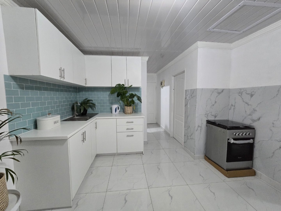 2 Bedroom Property for Sale in Pelican Park Western Cape